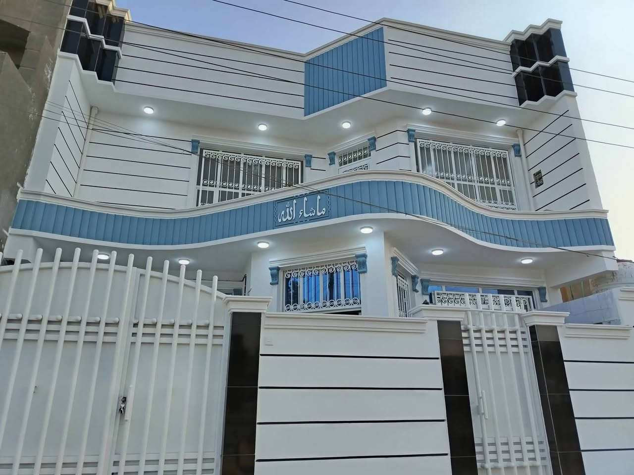 🏡 دار للبيع – طابو صرف

📍 الموقع: الأندلس – واجهة مباشرة على المتنزه
📐 المساحة: 200 م²

✨ المواصفات:

🏢طابقان

☑️بناء حديث (درجة أولى)

🛏 5 غرف نوم

✔️استقبال واسع

✔️صالتان

✔️مطبخ

✔️3 مجمعات صحية (داخلية وخارجية)

 فرصة مميزة لمن يبحث عن منزل حديث بموقع هادئ وإطلالة جميلة على المتنزه. يصلح روضة او حضانة او معهد 

📞 للاستفسار:مراجعة مكتب عالم العقار في الجمعية مقابل الإطفاء أو الاتصال على:📱 ***********📱 ***********

#عندك_عقار_للبيع_فقط_راسلنا_اواتصل_واتساب
