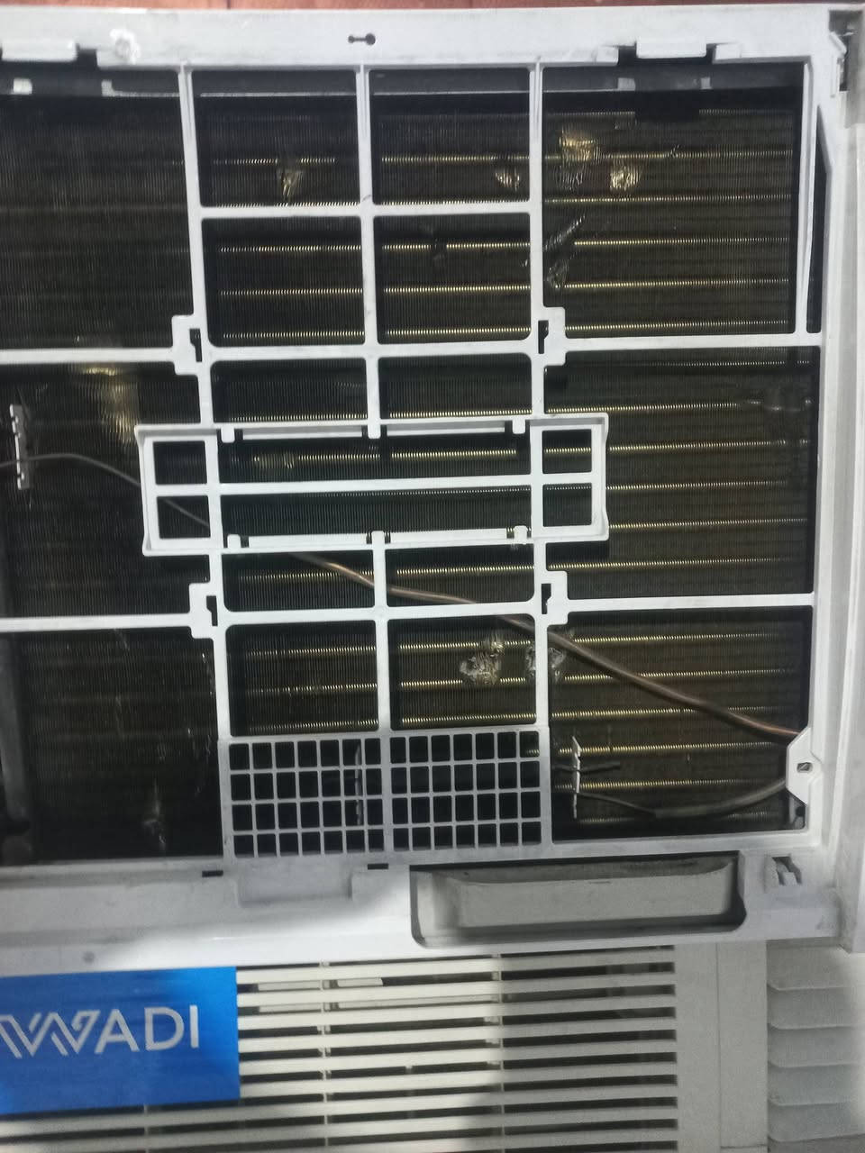 السلام عليكم مكيفات البيع مكيفات نضيفات مستعملات موسم واحد فقط ام الكبر والغزلان يم محطه جارجر السعر 550 الرقم ***********
