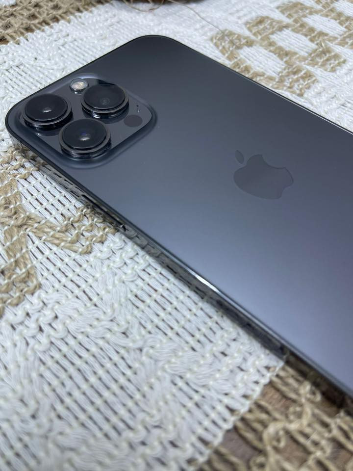 سلام عليكم آيفون ١٣ برو ماكس ذاكرة ٢٥٦ بطاريه ٨٦ أمريكي جهاز سعر ٦٥٠ وبي مجال ***********
