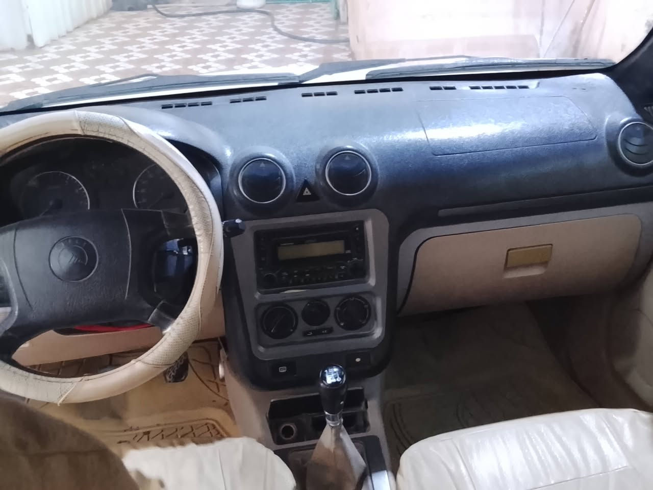 سلام عليكم سياره جيلي 13رقم بابل أباسمي قطعه وحده امبدل بنيد السعر 30 بيه مجال  . مكان السياره حله أبي غرق ***********
