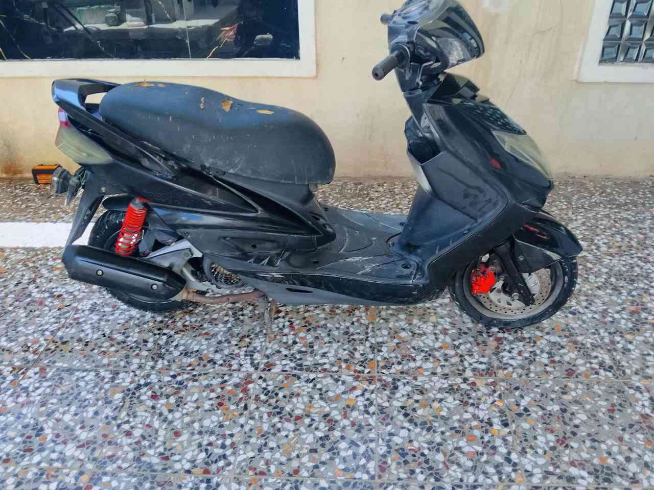 سلام عليكم سكنس فحل البيع كفالة عامة فقط بية خيط بخار ما مفتوحة بل ادية السعر؟ 500./***********
