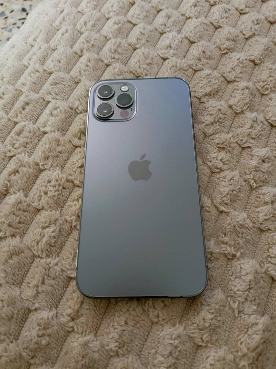 السلام عليكم
ايفون 12 برو 
ذاكرة 256GB
بطارية 77
الجهاز وتر على وضع المصنع
برغي ما مفتوح
النظافة فول
و هذا الفحص مالتة بالحاسوب


**إذا كنت صاحب هذا الإعلان وتريد حذفه لأي سبب، رجاءا أرسل رسالة إلى الدعم الفني**