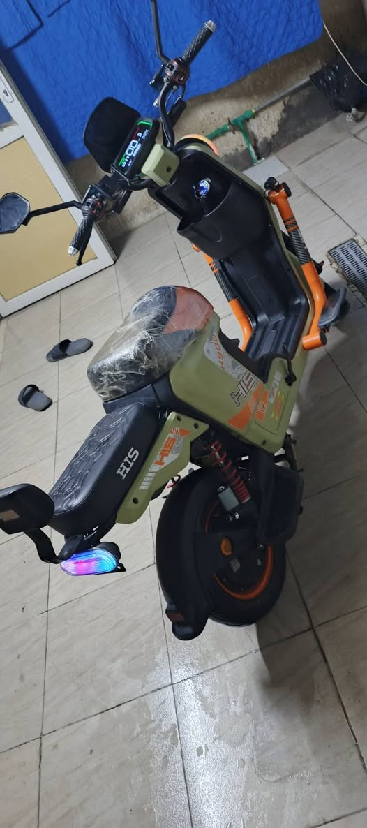 السلام عليكم 
دراجه 900H
للبيع فقط 
مواصفات 
خمس بطاريات 32امبير HIS 
العقل رياضي 
ممشاه 4000
الملف 2000wرياضي 
مشتريه ب2024شهر9
بركاته دسك هايدروليك 
ثلاث انضمت تشغيل
 سويجين 
تايرات جدد
السعر واتساب ***********
