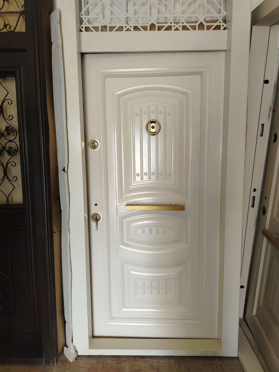 بيبان قاصر جاهز عدد ٨٠ باب بيهن طلاكه ونص وبيهن طلاكه وربع وبيهن طلاكه ابيعهن كلهن
***********
