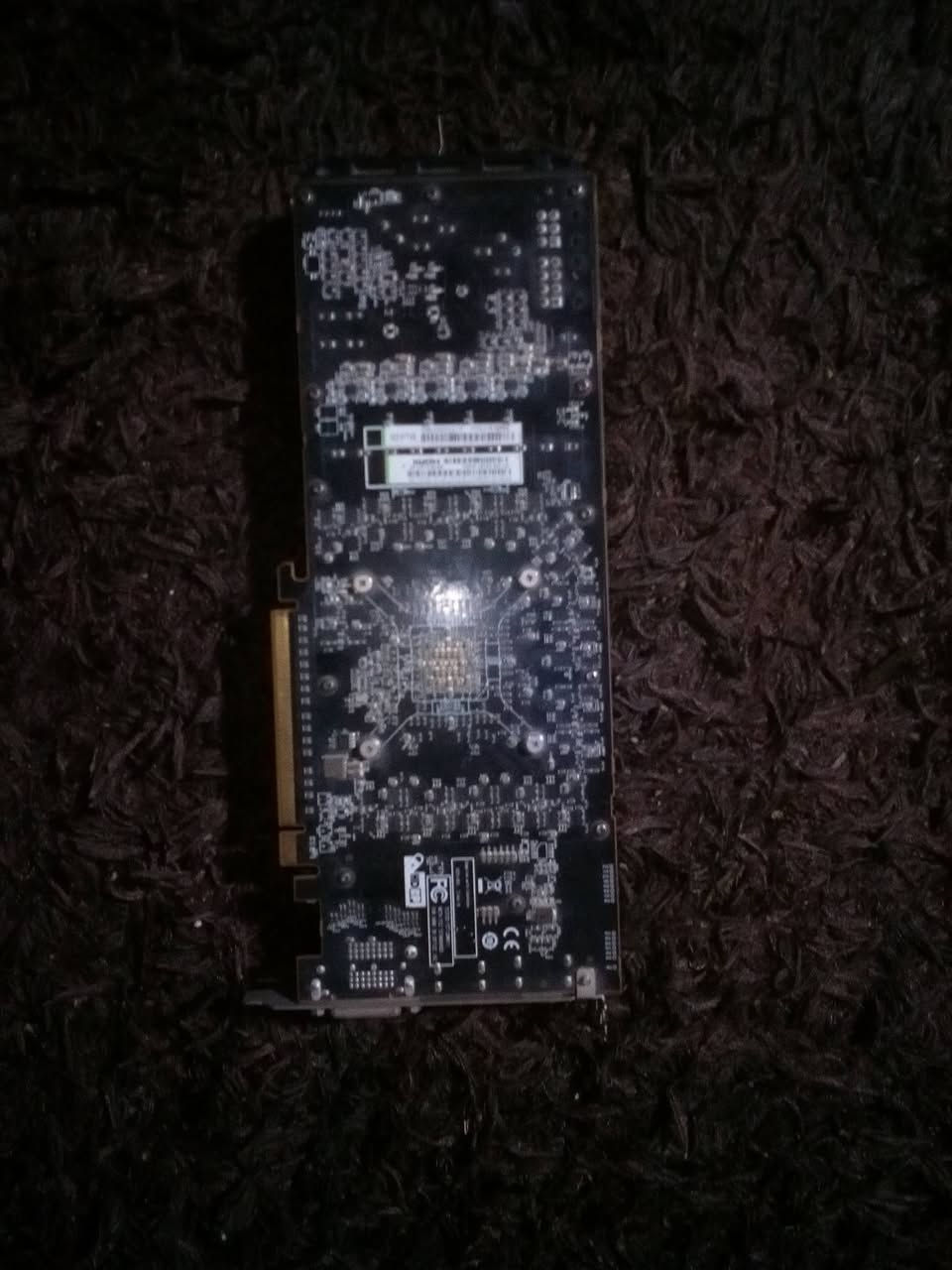 السلام عليكم اخوان عندي هذا الكارت رايده مراوس ويه كرت rx580 او انطي فرق


**إذا كنت صاحب هذا الإعلان وتريد حذفه لأي سبب، رجاءا أرسل رسالة إلى الدعم الفني**