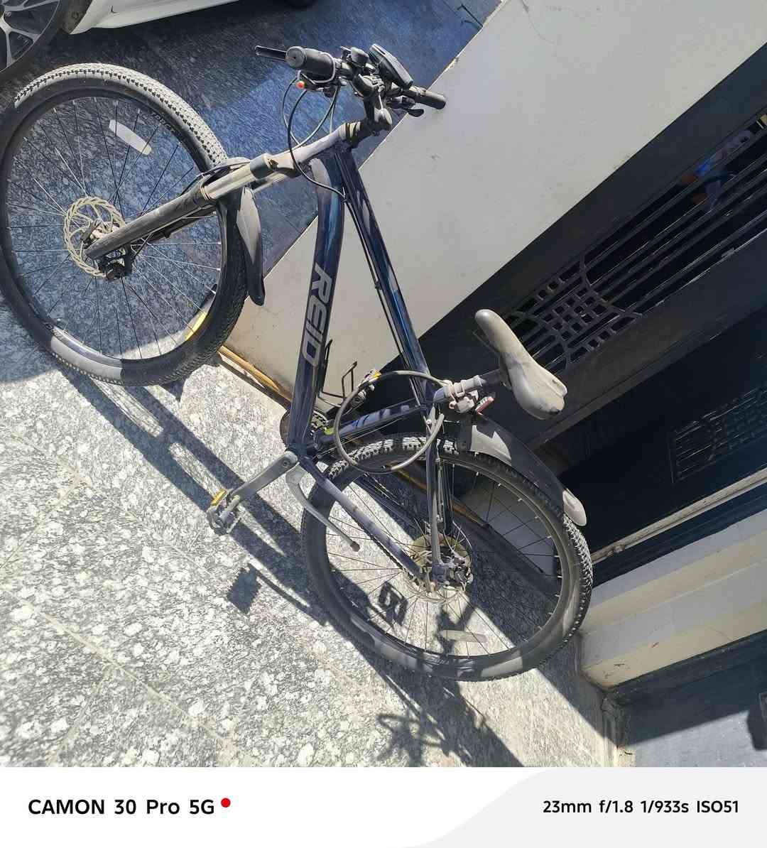 السلام عليكم بايسكل للبيع 
نوعه Reid  
قفله ٢٥٠ الف 
مكاني كاظمية


**إذا كنت صاحب هذا الإعلان وتريد حذفه لأي سبب، رجاءا أرسل رسالة إلى الدعم الفني**