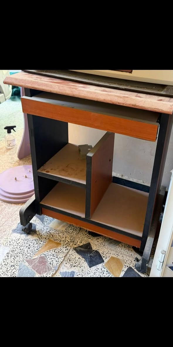 ميز حاسبة و كاونتر مع سنك مستعمل نظيف


**إذا كنت صاحب هذا الإعلان وتريد حذفه لأي سبب، رجاءا أرسل رسالة إلى الدعم الفني**