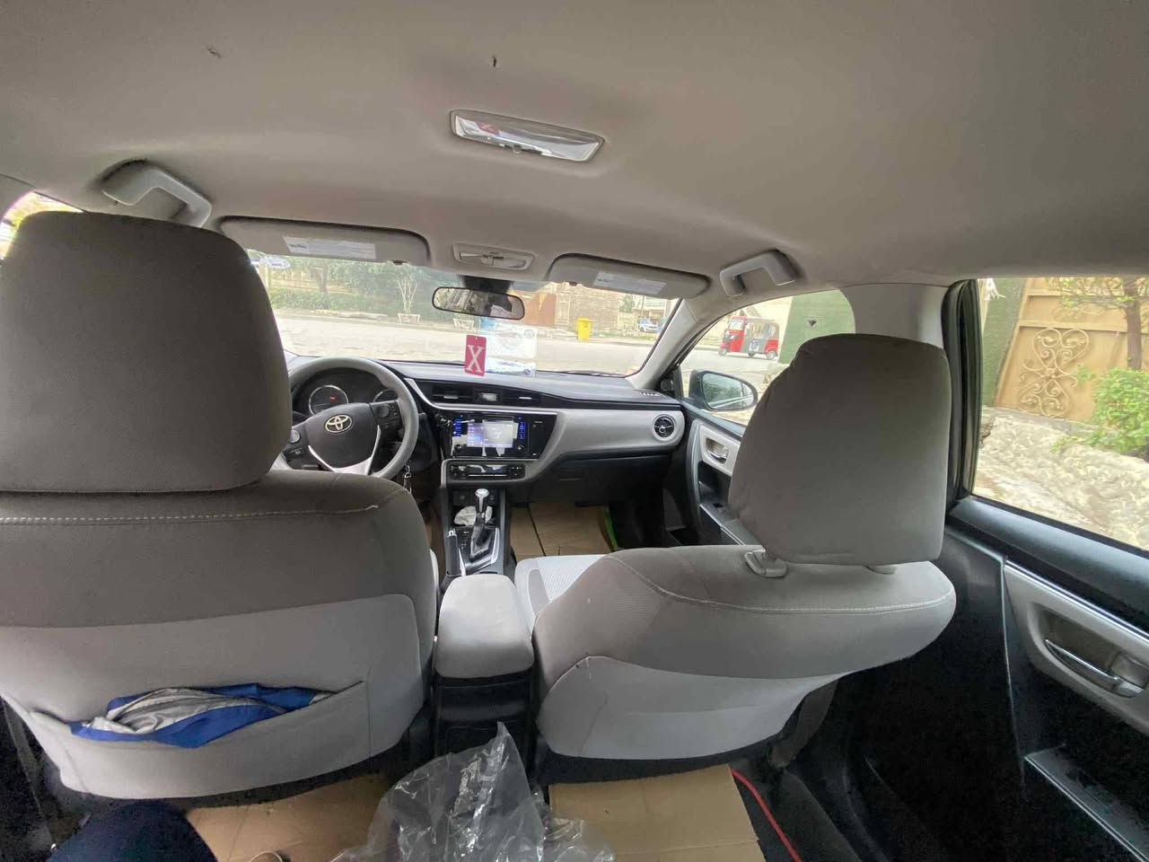 السلام وعليكم كورلا موديل 2017 السياره جديده بمعنه الكلمه حادث فقط بنيد يعني بدون بجم بدون دواخل رادار موجود حجر مالتها موجود السياره جاهزه ترايها زيرو شرط التحويل سعرها 138 وبيها مجال مكان بغداد الغزاليه ***********
