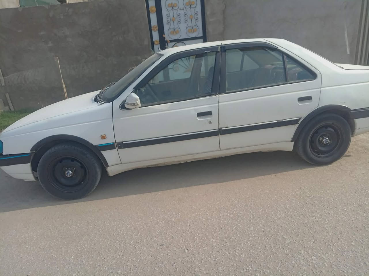 بيجو ٤٠٥ موديل ٢٠٠٩ رقم نجف راعيهة موجود بالنجف كير ومحرك مكفولات وحدادية زينة تخم تاير كهربائيات شغالة باتري جديد السعر ٢٨
نجف ***********
