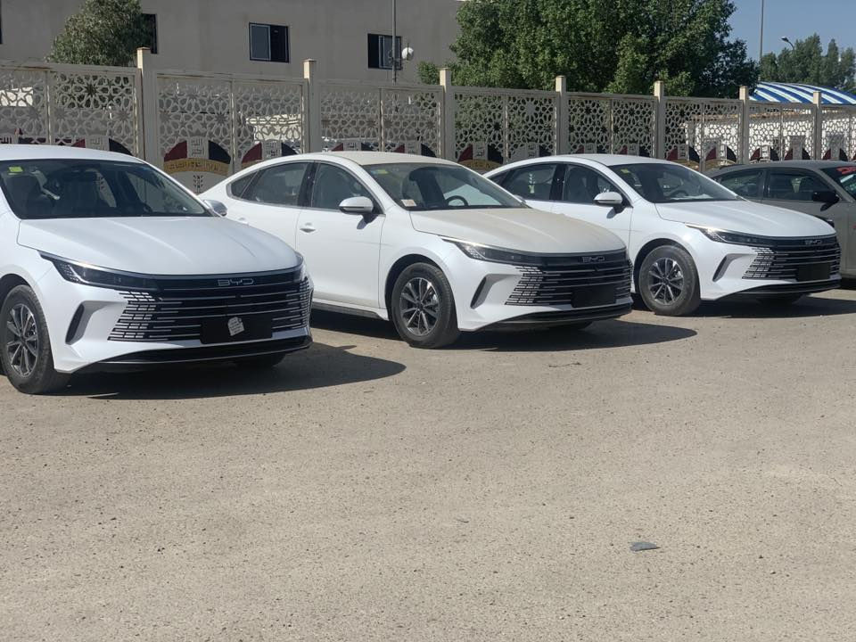 سلام عليكم بي واي دي دستروير موديل ٢٠٢٥ ترقيم جديد صفر كيلو متر  غراض الشركة الاصلية كاملة 
شاشة قلاب 
ويل كب 
داخل جلد بلادي لونين 
مكان بغداد الاعلام 
***********
