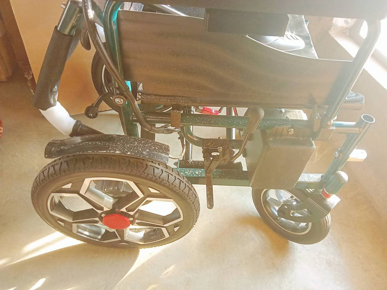 السلام عليكم
يوجد عربانه كهربائية مال معوقين جديده للبيع
للاستفسار الاتصال على الرقم ***********
