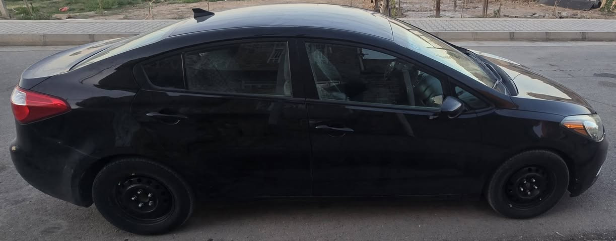 تحية طيبة 

 كيا فورتي 2016 وارد امريكي

 محرك دوش 2000 سونار مرفوق بلمنشور

حدثها قبق الجنطه وصبغ بلجملغ الامامي 

تبريد ثلج شرط شاشة لمس كامرة خلفية 

تخم تاير جديد صدر جديد دواخل شركة 

كهربايات جاهزة دوشمة جديدة 

اترياك وين مكان سيارة جاهزة مجهزة 

السعر المطلوب /120\وبيها مجال كلش بسيط 

مكان السيارة بلكوت مركز مدينة 

الاستفسار اكثر الاتصال على الرقام 

***********\***********
