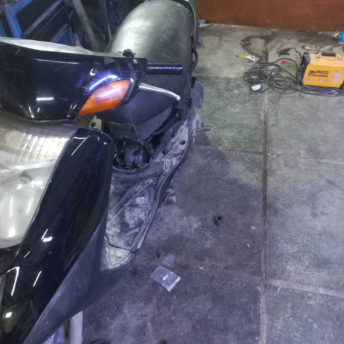 دراجة بريز  نوزل ناعمة تخبل مكينة ساعة
كهربايات شغالة سعرهة ٣٠٠ مكاني مدينة الصدر نقص كفرات الورة 

*********** بغداد, العراق
