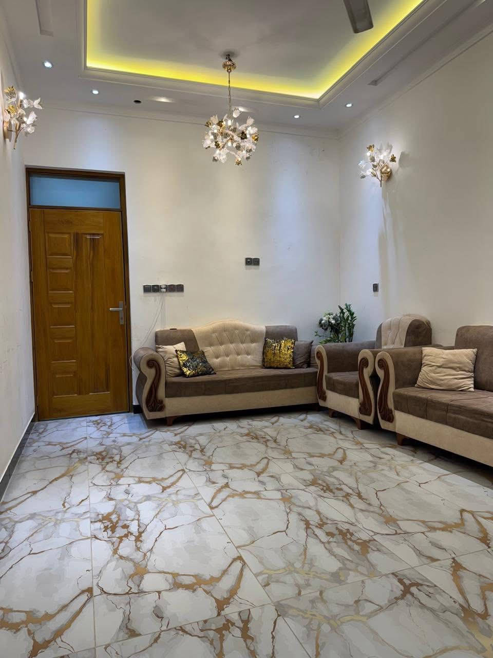 دار للبيع دوانم المعمل 
قرب شارع 50
مساحه 150م فول البيت 
4غرف نوم 
موزع 
استقبال 
كراج 
صحيات داخليه وخاريجه 
للأستفسار 
***********
