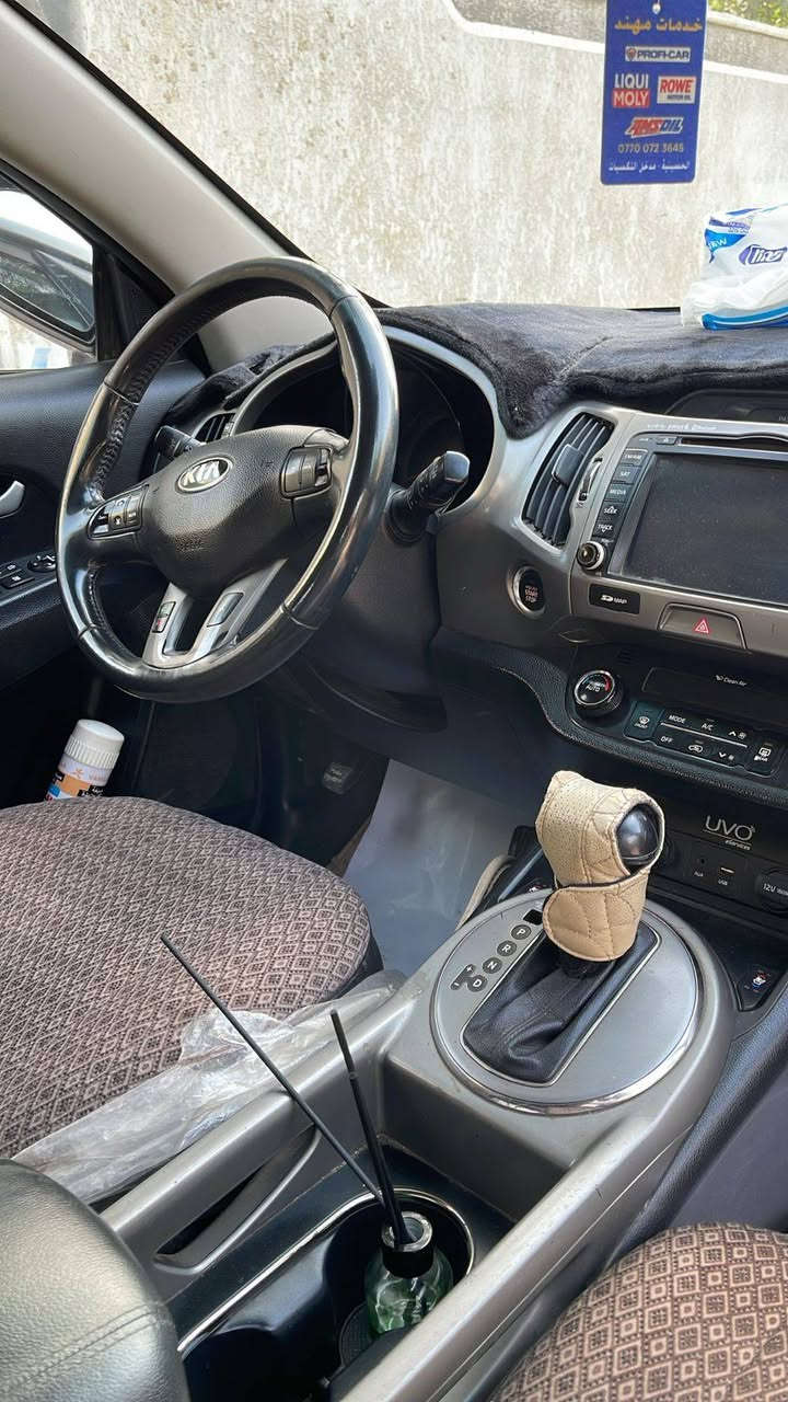 السلام عليكم
سبورتج 2016 فول
 مكينة 2000 تيربو 
السياره فول للاخير 
كشنات كهرباء تدفئه تبريد كشنات 
بصمه
 بانوراما 
حساسات 
كامرة 
السياره مرتبه ومتعوب عليها رقمها بغداد 
باسمي تحويل بنفس اليوم 
السعر 135 ورقه
المكان بغداد


**إذا كنت صاحب هذا الإعلان وتريد حذفه لأي سبب، رجاءا أرسل رسالة إلى الدعم الفني**