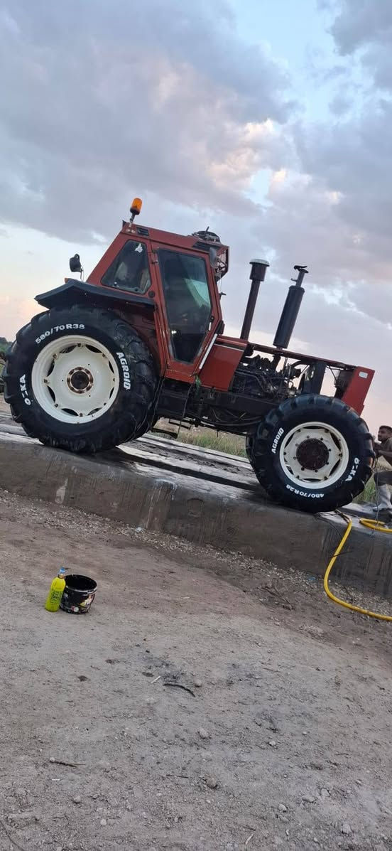 فيات للبيع حجم160اكسل بارز تكمه عريضه وراها معدلان 3متر ونص لمنضومه يابانية شراره  تبريد ثلج دواخل شاشه 
مكينه جديده نضيفه سعر خاص للستفسار ***********
