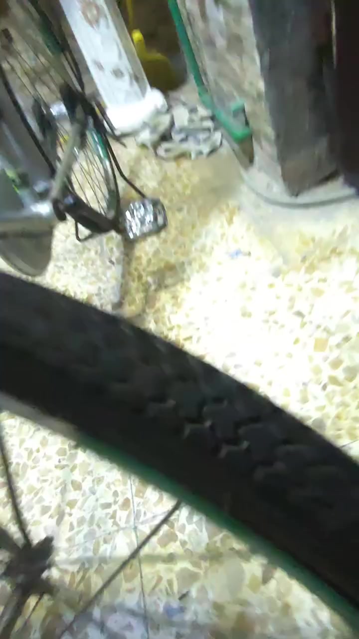 السلام عليكم عندي بايسكل موزه للبيع نظيف جدا 
السعر 80 وبي مجال واذا تريد طبلي على الخاص


**إذا كنت صاحب هذا الإعلان وتريد حذفه لأي سبب، رجاءا أرسل رسالة إلى الدعم الفني**