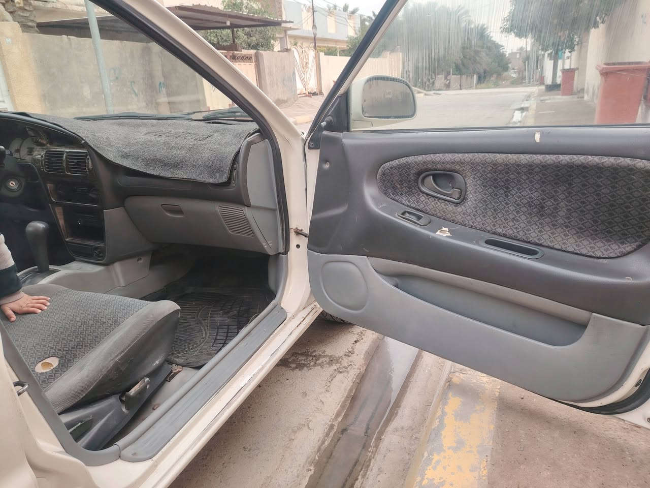 السلام عليكم
بروتون ويرا موديل ٢٠٠٤ كير اوتو رقم بغداد دولي تخم تاير جديد بيه صبغ باب الخلفية ورة السائق الباقي بلاد تبريد شغال سيارة خير من الله
السعر ٥٢ وبيه مجال بسيط
العنوان ديالى بعقوبة بهرز
رقم الهاتف ***********
