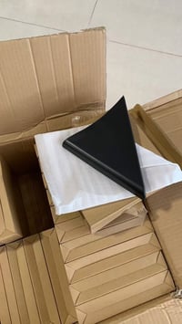 من رخصت الادمن المحترم قطعتان من اللوحة الزخرفية العلوية للباب الأمامي...