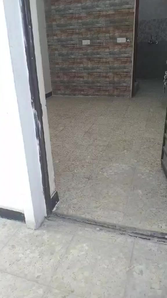 بيت ليجار مساحه ٥٠ متر مكانه الثانيه يم اسواق لعقيله بيت نضيف كلش استفسار ***********
