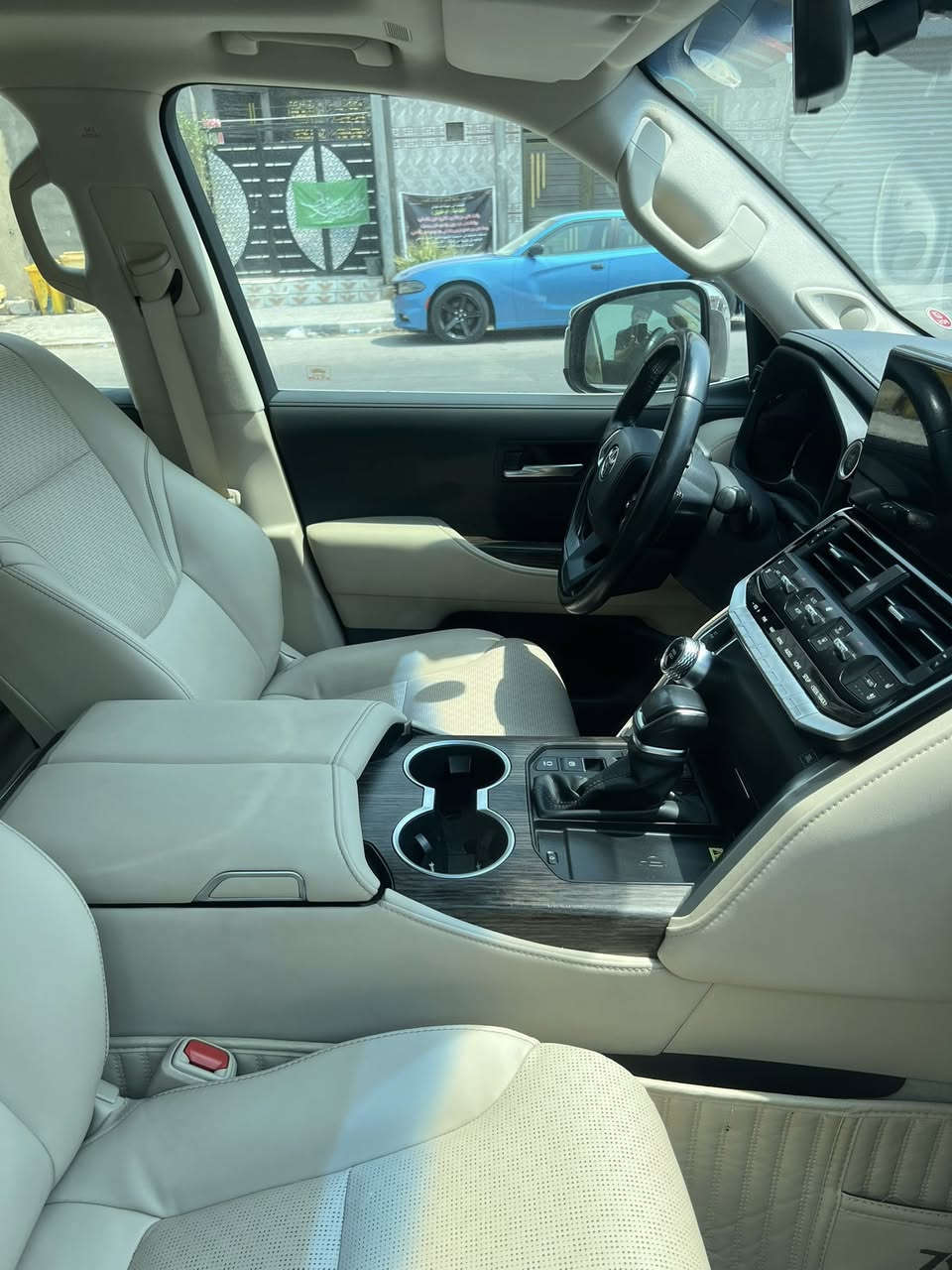 ‏سلام عليكم ￼لاند كروز في اكس موديل 2023 كفاله عامه من كلشي عليه نانو بل كامل ماشيه 70 شركت ساز رقم شمالي وكاله او تحويل عنوان بصره قبله سعر 675 

***********
