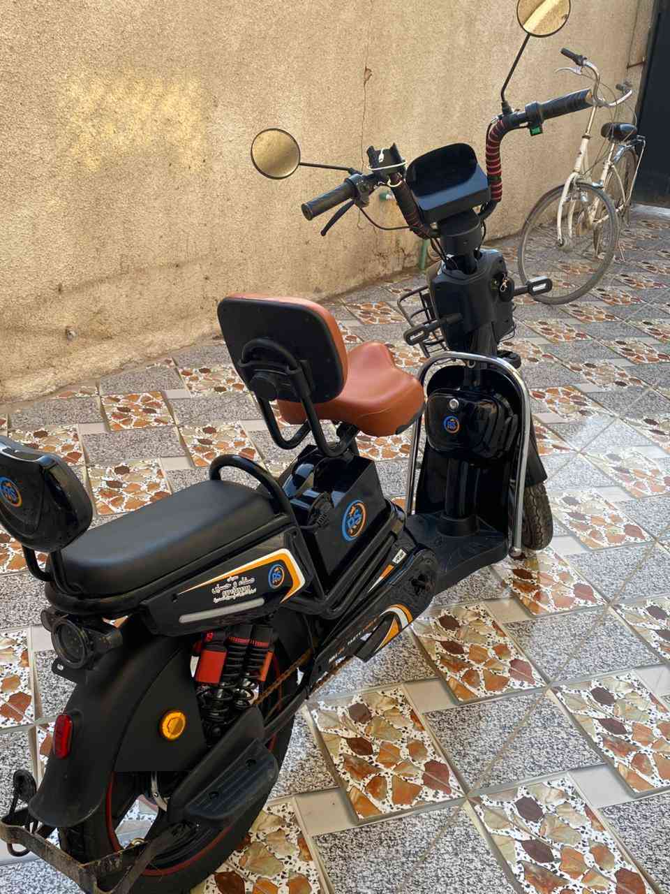 دراجه شحن للبيع جديده استعمال قليل موديل ٢٥ مكانهه ابوغريب الحصوه النصروالسلام السعر    ٣٥٠ مجال بصيط ***********   ***********
