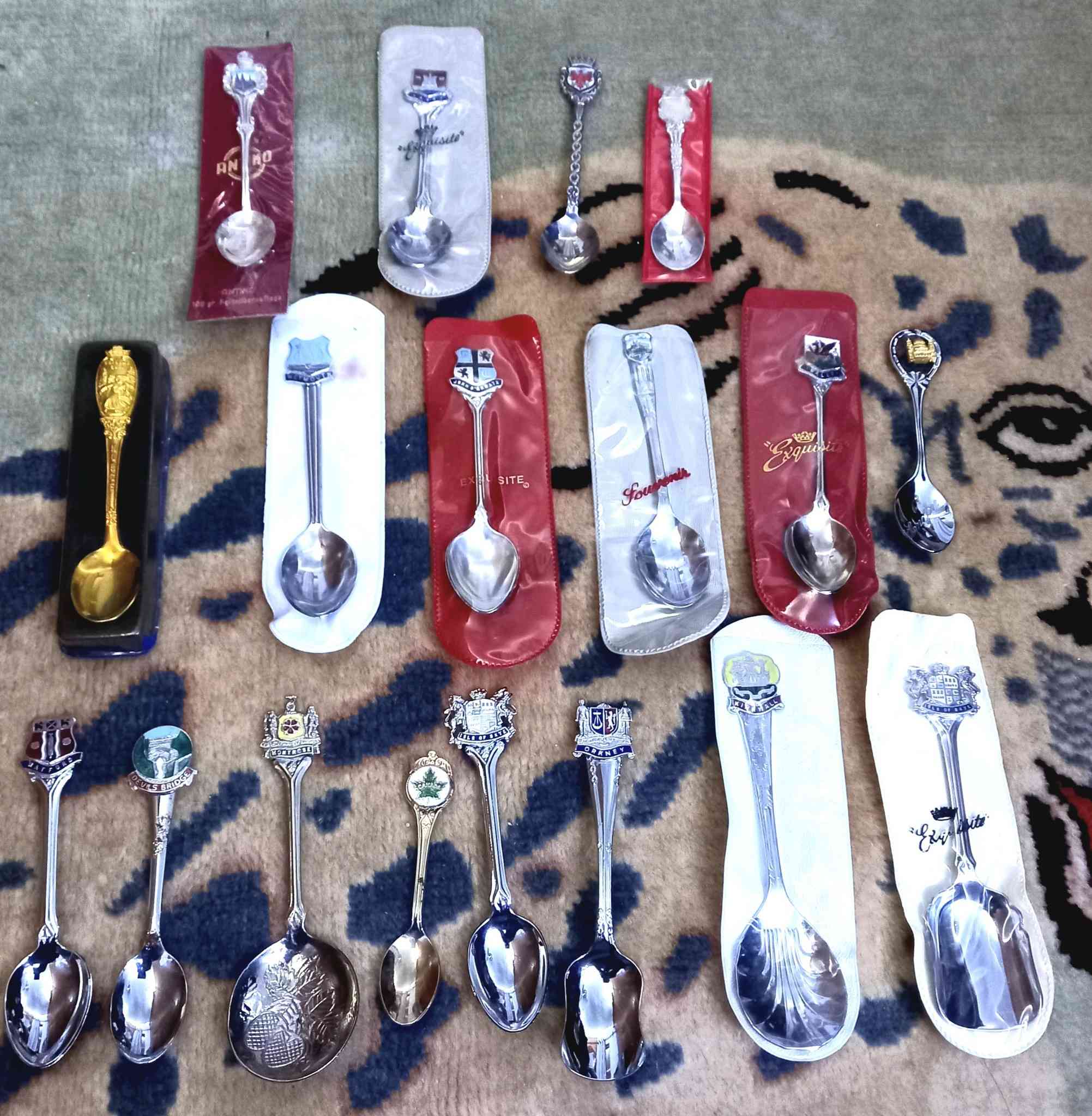 سعر القطعة ١٥٠٠ دينار  .. لايوجد توصيل ...


**إذا كنت صاحب هذا الإعلان وتريد حذفه لأي سبب، رجاءا أرسل رسالة إلى الدعم الفني**