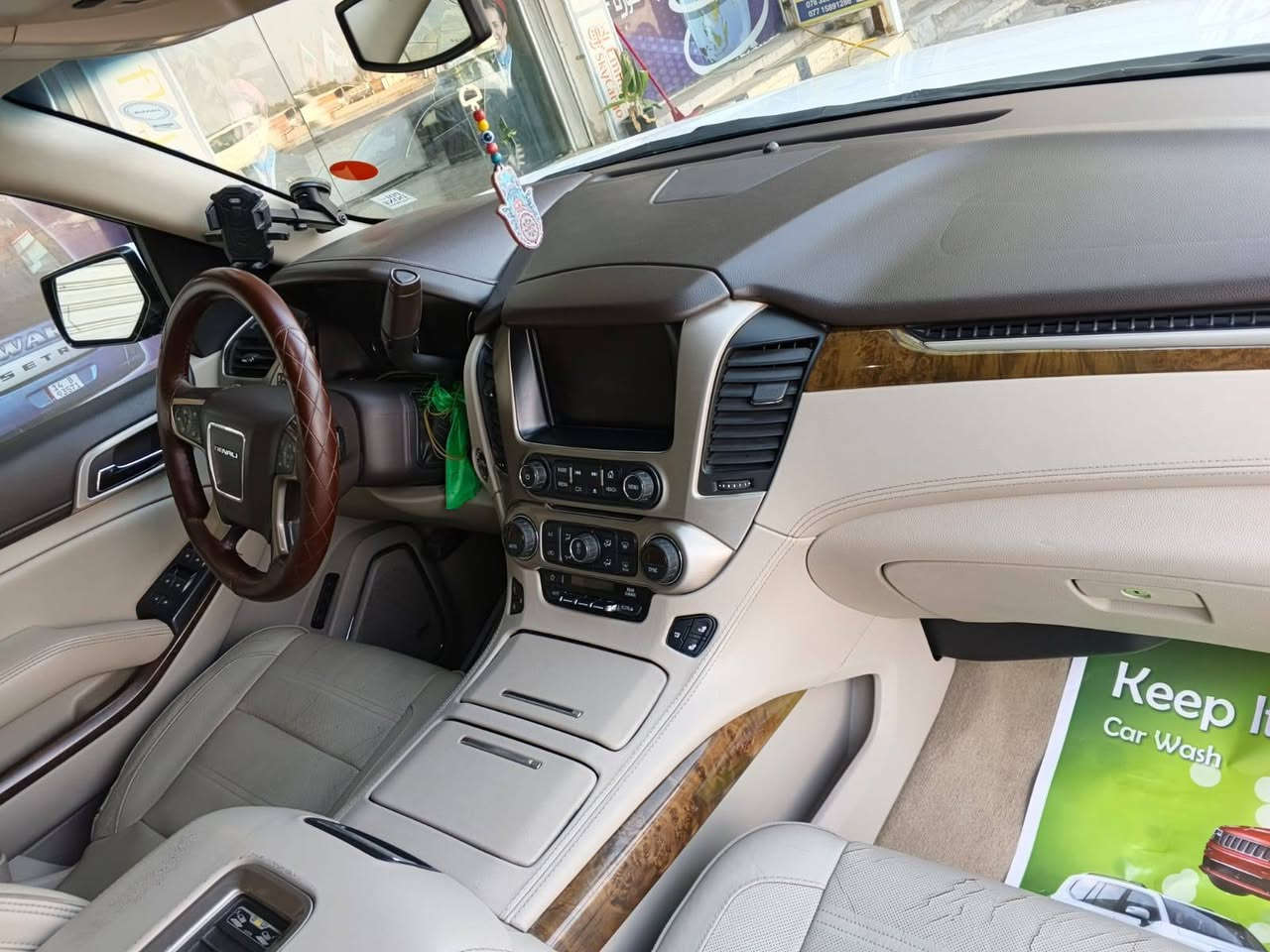 السلام عليكم GMC يوكن DENALl موديل 2016 خليجي وكاله المنصور رقم شمالي ماشيه 158 KM السياره جديده بمعنى  الكلمه
السياره مكفوله كفاله عامه كلين 🙋‍♂️
فول مواصفات دنلي / ميحتاج اذكر المواصفات تجي اعلى فئه 
السعر/ 365 بيهه مجال قليل 
العنوان/ النجف الأشرف 
ملاحظة/ تم تبديل المحرك 5300 محرك بلكارتون
رقم صاحب السياره :***********
