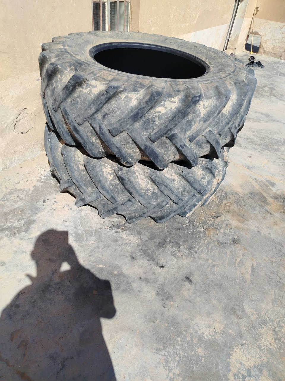 تايرت لبيع سعر ٣٥٠/***********

