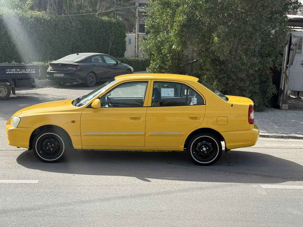 السلام عليكم شباب فيرنة موديل 2014 بسمي رقم بغداد انكليزي مصفرة هية وغرامات كفالة من الضربة والتبديل تخم تاير جديد باتري جديد صدر مامي خلفي دوشمة عام مكينة كير كفالة تبريد ثلج برغي مابيهة نقص السيارة جديدة كلش وجاهزة معيودة الجمالية وعندي صورهة قبل لا اعيدهة السعر 78$ ورقة مكاني بغداد الشعب تلفون ***********
