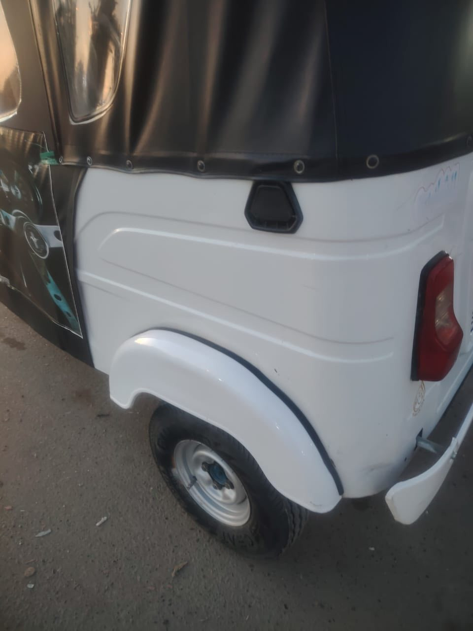 السلام عليكم تكتك ٢٢ رقم بغداد كفاله كشر ومكينه بس دوس ١٠ ايام ضمان ب ٨٥٠٠ الخاص مغلق ***********
