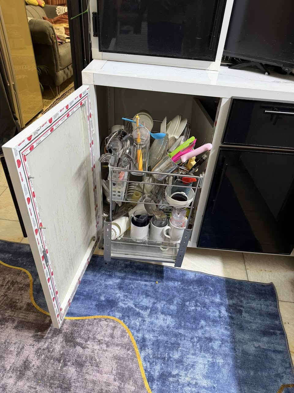 السلام عليكم كاونتر متره ونص مع متر سنك***********مع ميز طعام
