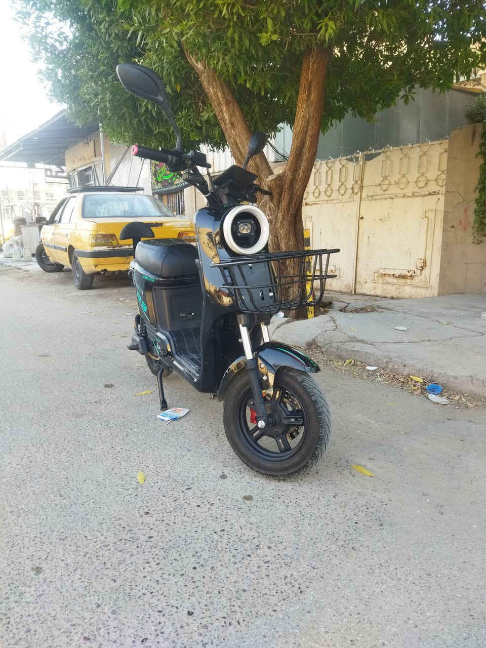 السلام عليكم 
درجة شحن ار تسعه 
مديل 25 
5باتري كبار ولي 32انبير 
بصمه وسويج وشاحنه اصليه 
دراجه جديده وكامله كل نقص مابيه وتجي تفحصه وتفتر بيه وين ميعجبك 
بغداد الامين الثانية 
السعر 400وبيه مجال 
***********
