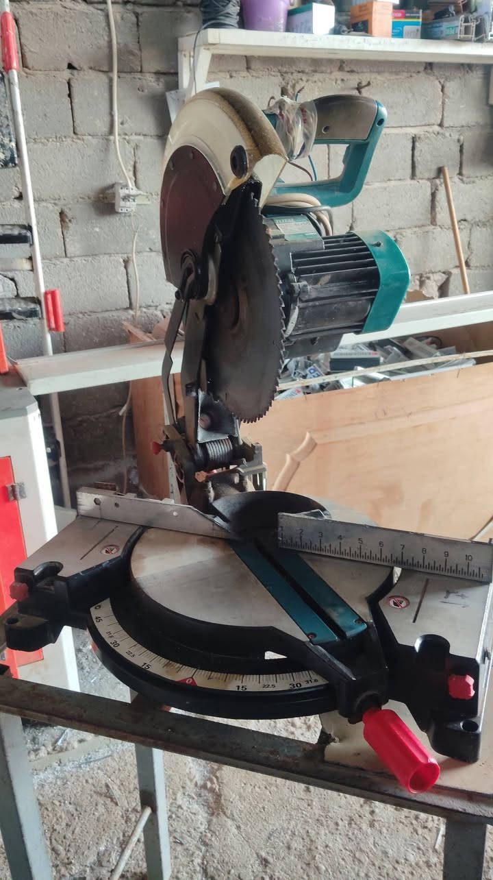 كتر الالمنيوم ومتعدد الاستخدام اخو الجديد برشلز توتال ب٢٥٠ مكان بابل على فحص ***********
