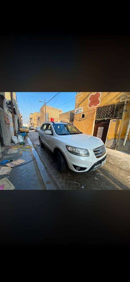 سلام عليكم للبيع سنتافيه ٢٠١٢ بغداد رقم نكليزي مكفوله من الضربه والصبغ مكينه ٦ سلندر ٣٥٠٠ مكفوله السياره السعر ( ١٦٠)$ وبيه مجال قليل
*********** واتساب
