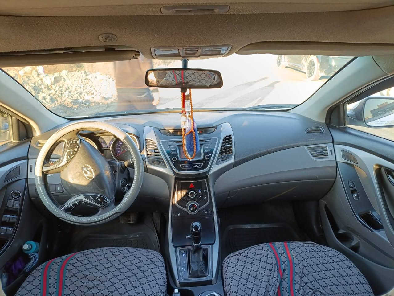 السلام عليكم
للبيع 
سيارة اللنترا ٢٠١٤ وارد كندي محرك ٢٠٠٠
 ضربه جاملغ و طرف البنيد نفسه مصلح سياره جاهزه للاخير حدادة و تبريد و طخم تواير و محرك
شاشه صغيره كاميرا تحكم ستيرين جهتين ويل كب كروم الاصلي
سيارة مال جناي و متعوب عليها 
اتعهد بمداور السنويه ثاني يوم 
السعر ١١٥ وبيه مجال 
عنوان الناصرية / سوق الشيوخ 
***********
