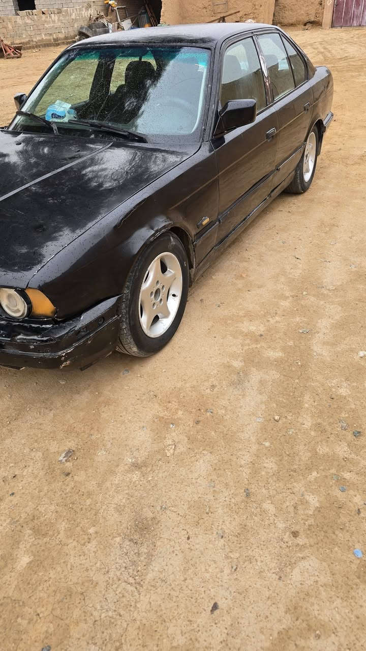 بي ام  حجم 525 غرفة كامل جديد شامل الدشبول عدادات شغالة كامل  محرك وكير واكسل بشرط ، تحويل مباشر ، مكان ديالى السعر 55  
***********
