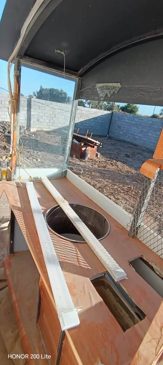 السلام عليكم حبايب كشك نضيف وجديد  ومرتب  وحلو مكانه ميسان  350وبي مجال كلش ستفسار ع هل رقم ***********
