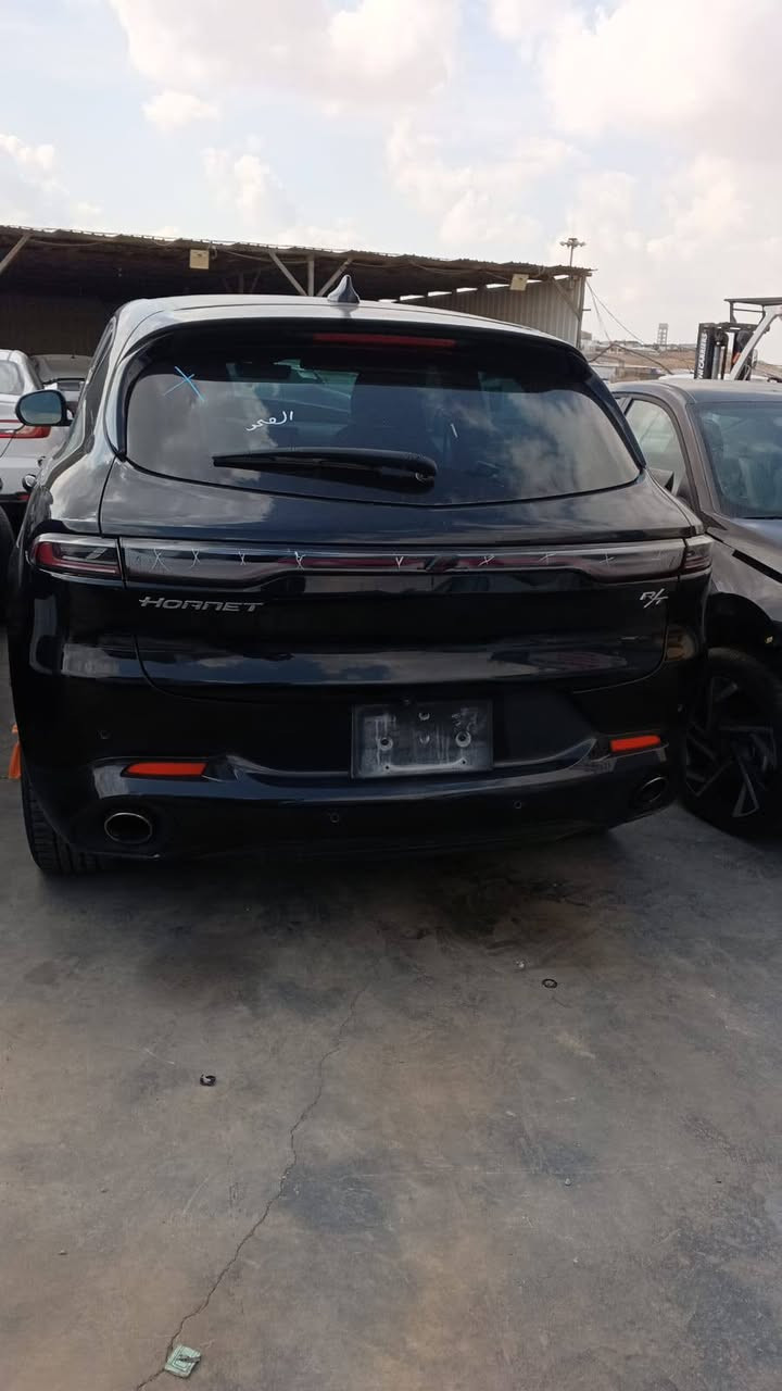 السلام عليكم دوج هورنيت موديل 24 RT  بلك ان فول الفول عده فتحه بانزين وهايبرد وشحن 3 انضمه بدون ايرباك حادثه موضح بالصور سياره حاليا بعمان الحره تباع على وضعه تدخل على كتاب شهداء السعر 80 بيه مجال بسيط الإتصال على الرقم ***********
