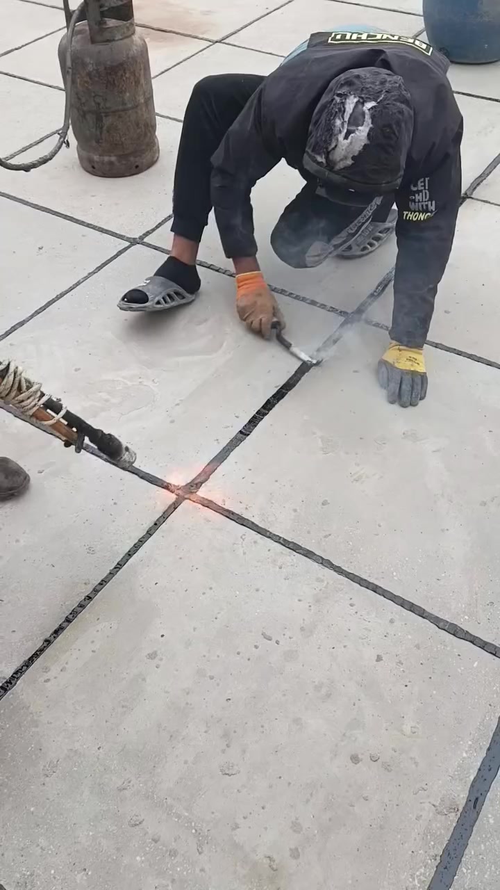 سلام عليكم عمل اعاده ماستك القديم واضافه جديد عمل تكبيك شتايكر شغل درجه اولى نعمل كافه الاسطح عمل استلام مهندس 
خبره في هاذه المجال طويله ومن الله التوفيق للجميع 
هاتف *********** واتساب 
مستعدون الكافه الاعمال ومن الله التوفيق للجميع
