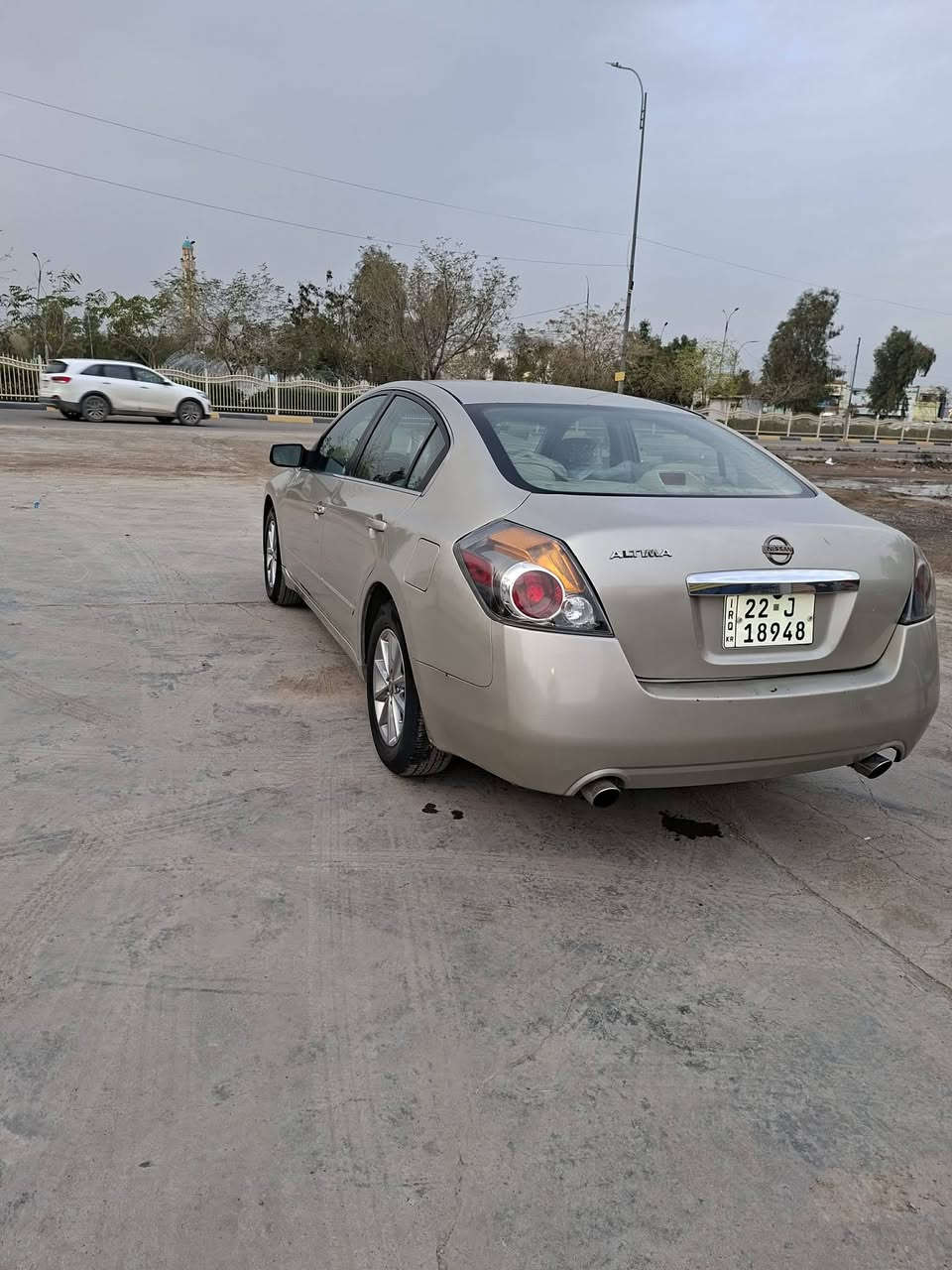 سلام عليكم عندي نيسان التيما موديل 2010 رقم اربيل الدولي بأسمنه سنويه لل30 سيارة ضرره جاملغ خلفي بدون دواخل وبيه قطع صبغ ابيع احزام بدون دواخل صدر جديد كير محرك جديد تبريد كله جديد تخم تاير محرك 2500 السيارة مال جناي ما متعوبه خير من الله 
السعر 85 وبيه مجال 
العنوان ديالى بعقوبة 
اتصال ***********
