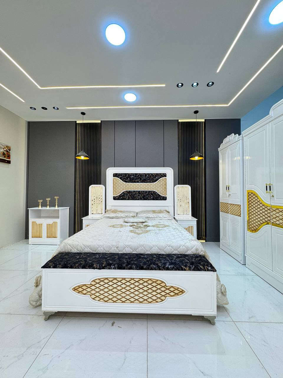 السعر // مليون و٥٠  فقط 😍

🔅تفاصيل الغرفة المرمري  ....

 خارج ٤ملم ام دي اف 🔺
وداخل معاكس ٣ملم 
صبغ حراري  درجة اولى 

عدد القطع  ٧ قطع 😍
🔺1 //جرباية  قياس  ١٦٠ × ٢٠٠ 
🔺//ميز جانبي ايسر قياس ٥٠
🔺2// وميز  جانبي  قياس ٥٠
🔺3// زاوية ارتفاع مترين عرض ٨٠
🔺4// وميز بلازمه  
🔺5//وميز مراية ارتفاع مترين عرض ١٢٠
🔺6// وكنتور ٦ باب  ارتفاع مترين و١٥ طول ٣ متر و١٥

القطعه الثامنة حسب الطلب شازلون
سعرها ٥٠ الف ❤️

(توصيل مجاني مركز بغداد )
التوصيل يشمل الشد مجاني 🔥
(اطراف ٥٠)
باقي المحافضات حسب البعد
شازلون سعرها ٥٠ الف
شازلون مخزن ٧٥ الف


**إذا كنت صاحب هذا الإعلان وتريد حذفه لأي سبب، رجاءا أرسل رسالة إلى الدعم الفني**