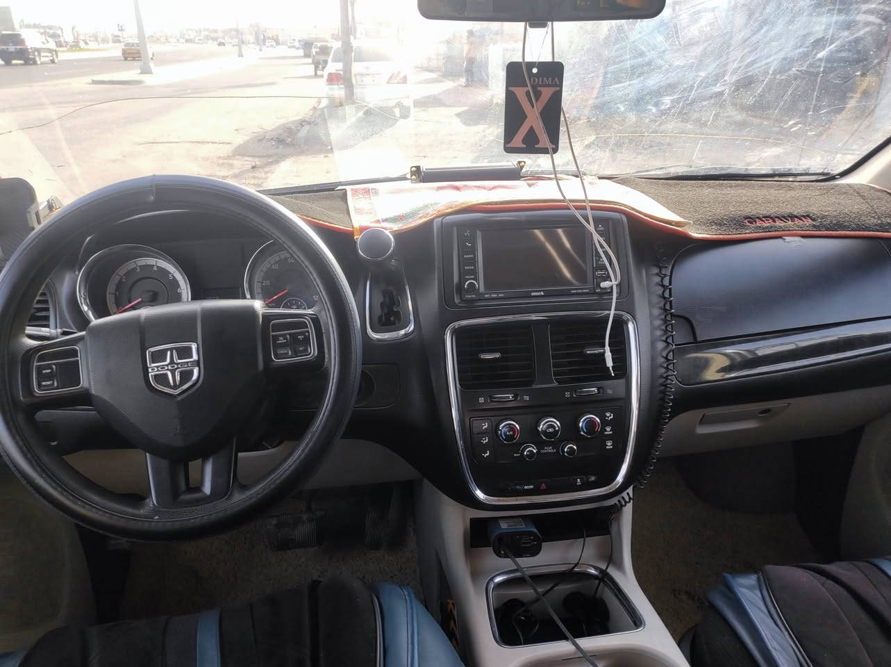 إلسلام عليكم للبيع او مراوس 
دوج كرفان 3600sxt 2014 كفاله من الحادث وصبغ وتبديل  كير مامفتوح شرط  مكينه كفاله تبريد ثلج 3 قطع منضومه جديده جام كهرباء كشن السايق كهرباء سكليتر كهرباء قفل سرعه  كشنات بلع تحكم ستيرن جهتين لايت زنون ابواب كهرباء فرس ارضي حدايده تايرات 70 ب 100  فان عاصفه وفان اضافي للتبريد رقم بصره سنويه ل28 السعر 135 وبيها مجال قليل ***********
