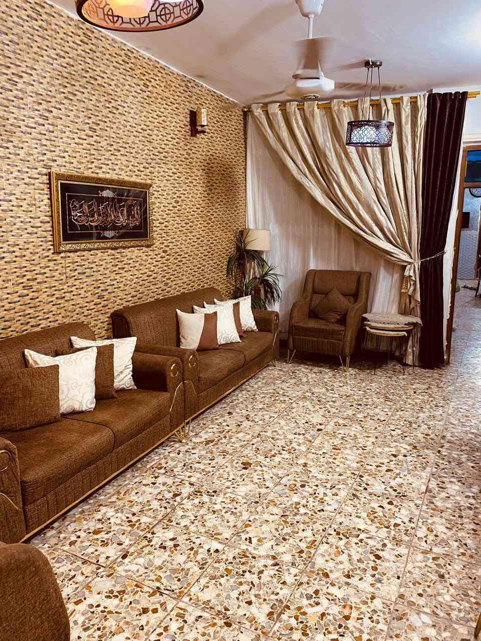 للبيع بيت 🏡 طابو صرف فى ضباط #شهداءالبياع قرب سوق رضا #مساحته١٠٠م واجهه اربعه يحتوي على #ثلاث_غرف نوم 😴 وصاله ومطبخ وخدمات للإستفسار اتصال 🤙 على #الواتساب  
على الرقم ***********
#الجميع
