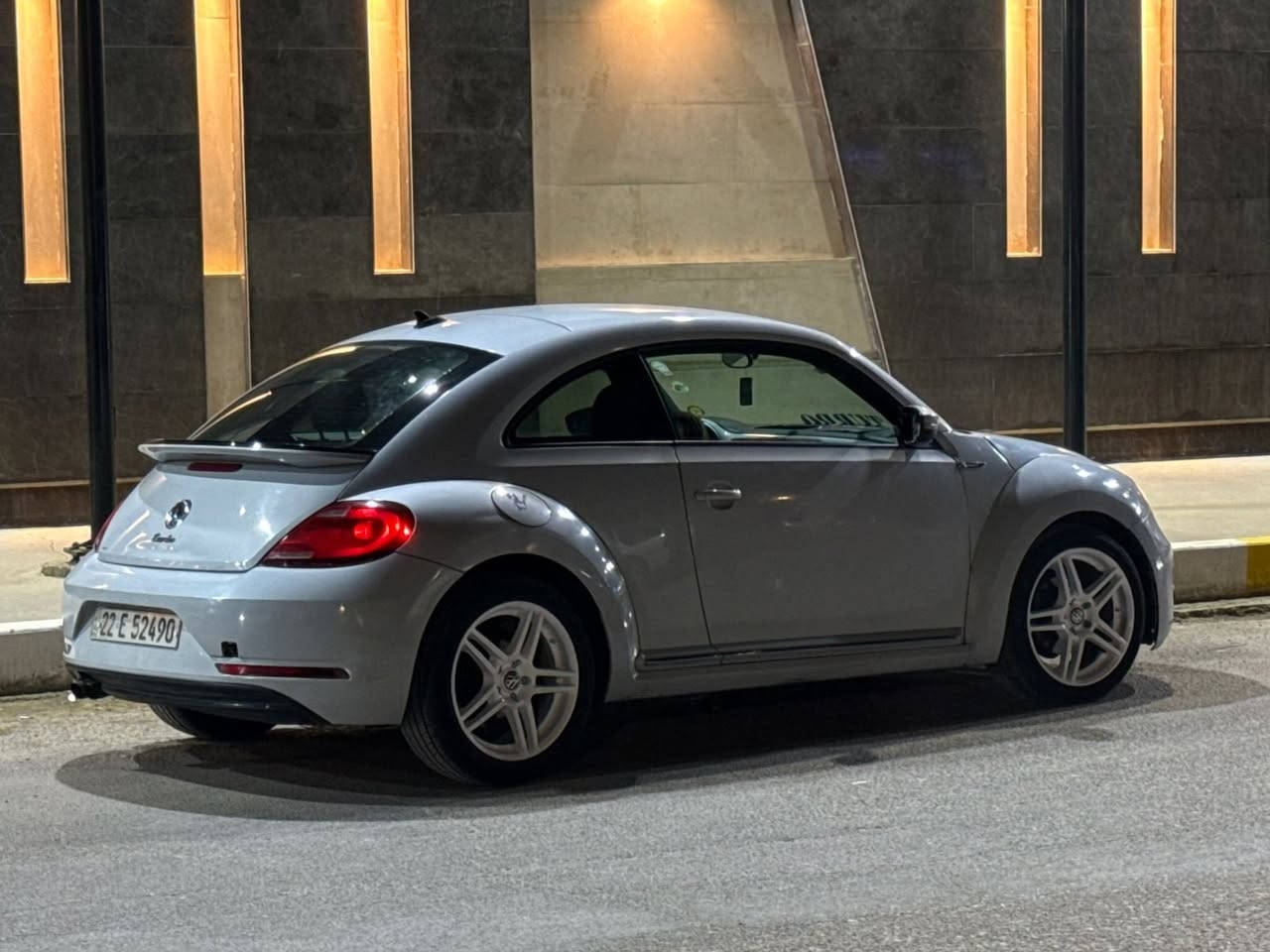 سلام عليكم 
بتل 2017 رقم اربيل 
بيهه 3 قطع صبغ بدون دواخل 
كير مكينه كفاله شاصي لغد كفاله 
عنوان بغداد زيونه 
سعر 107
***********
