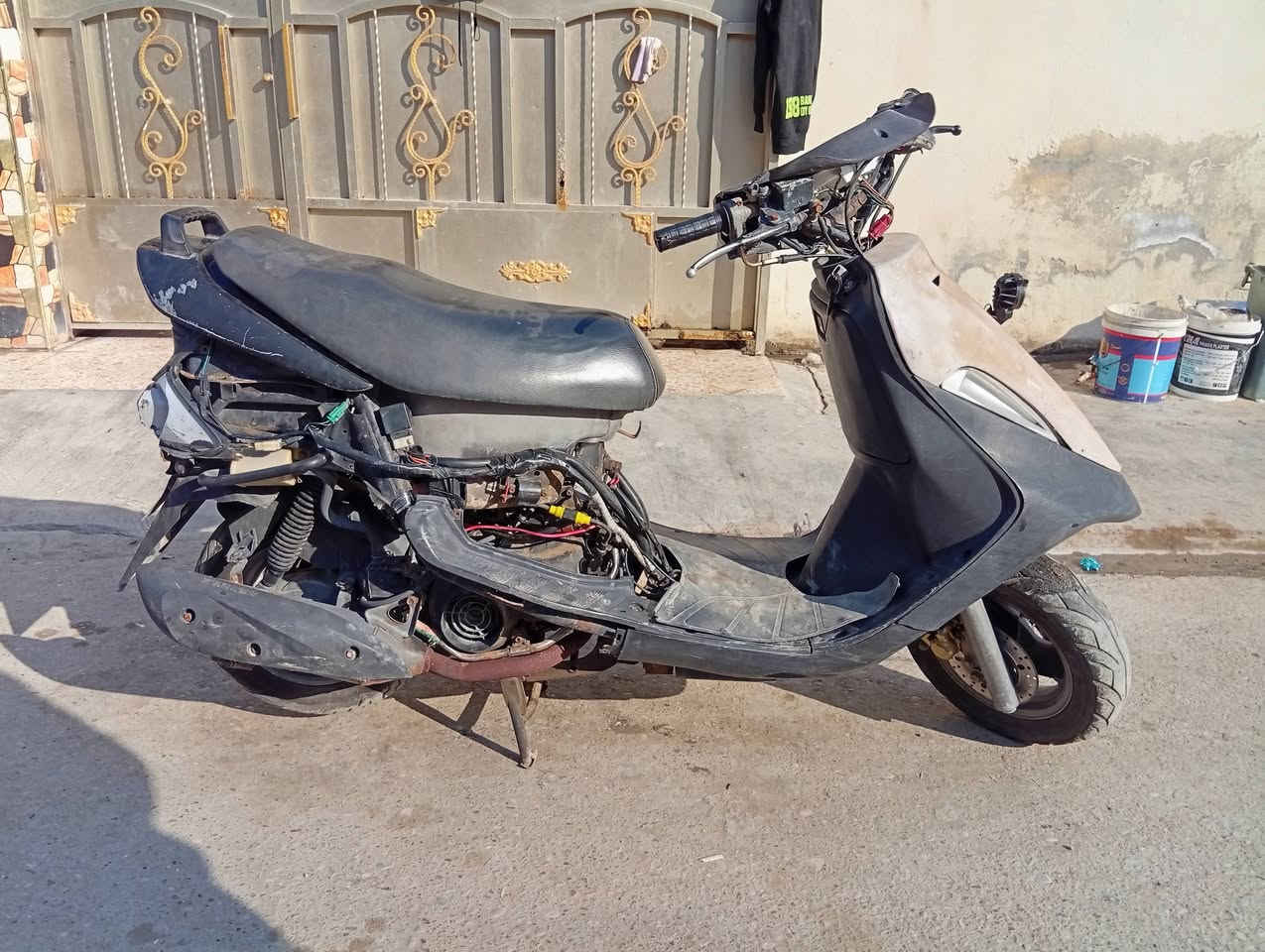 للبيع دراجه فراشه كامله مكمله نقصها بس كفرات انكر سلف وين ميعجبك اطلع بيها انطي ضمان بال مكينه سنه حلوه وماتعوبه العنوان بعقوبه التحرير السعر 225
***********
