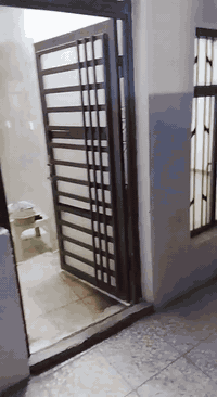 بيت بالميكانيك ٣ غرف وصاله ومطبخ وخدمات اجاره ٦٥٠ ابو محمد الدلال 0776...