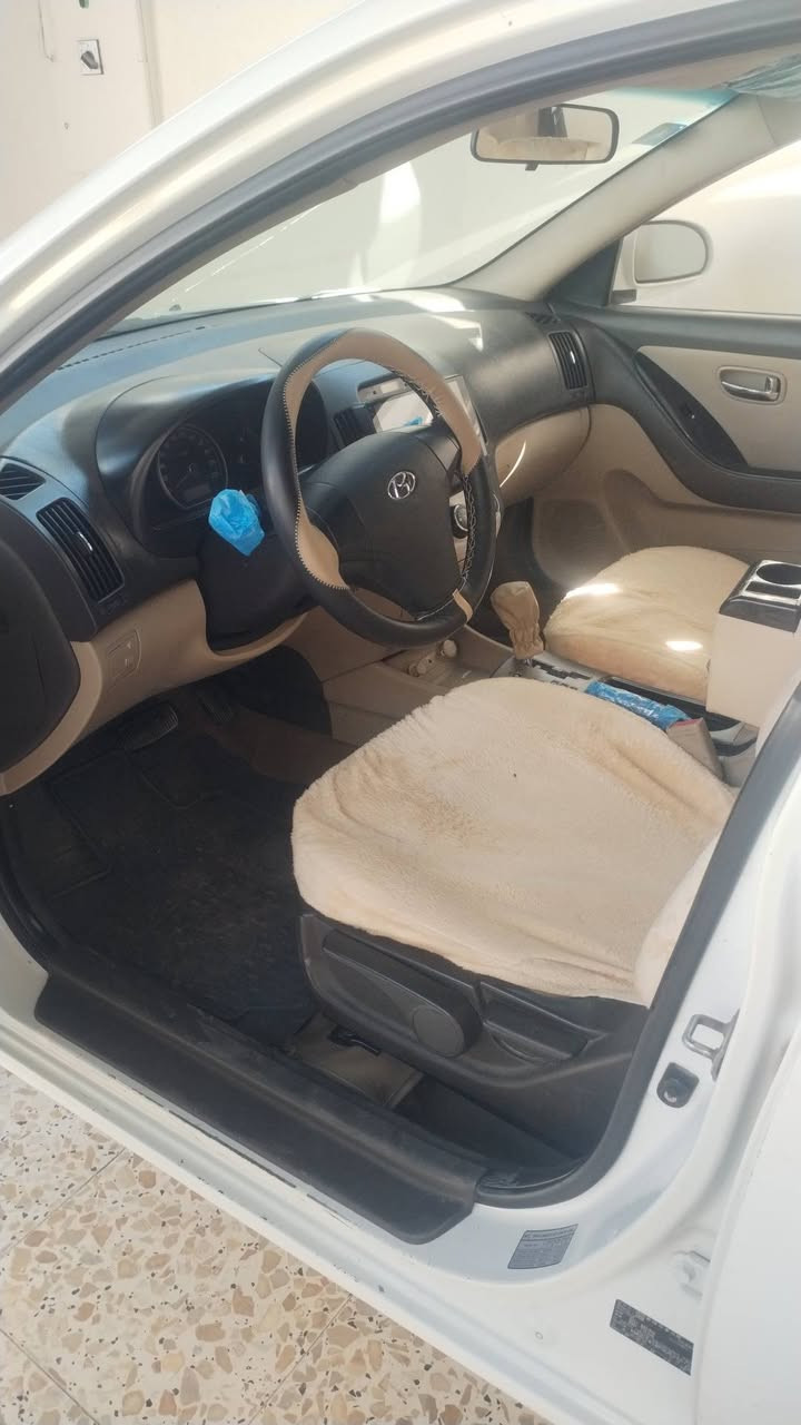 السلام عليكم سياره افانتي  مقدسه موديل 2009 رقم بغداد انكليزي وهزة جديد  
سياره  نضيفة وحلوه وخير من الله استخدام شخصي مال بيت
مكفولة كفالة عامة عدا بارد بسيط بل جاملغ
سونار مرفق بل صور

***********
