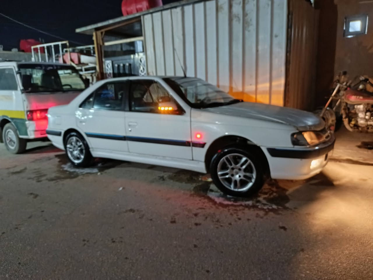 سلام عليكم بيجو بارص مديل 2014 رقم القادسيه كير ومكين وحداديه وتخم تاير  سياره احله من الصوره مكاني نجف حي العسكري سعر43وبيه مجال رقمي***********
