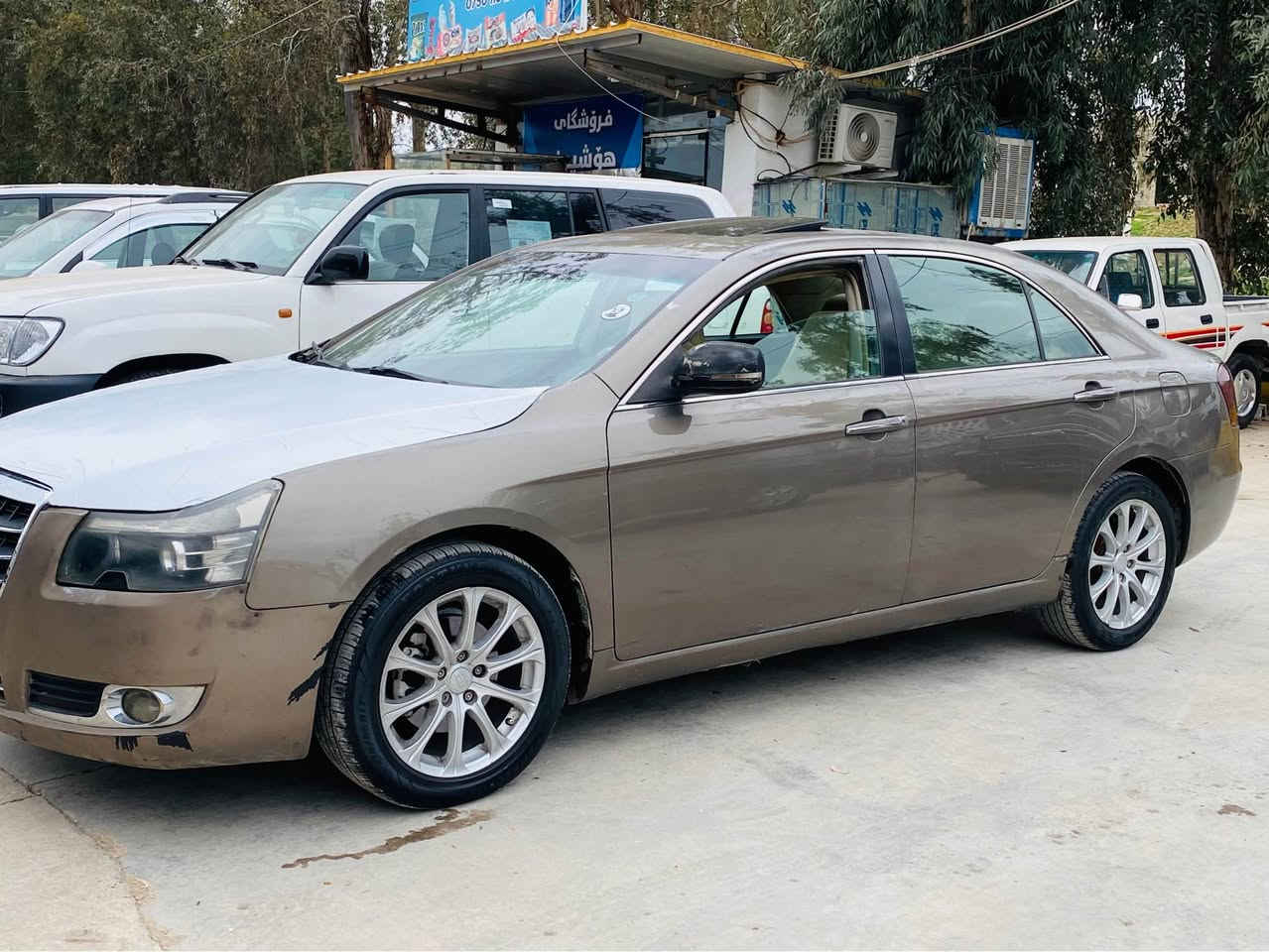 ئیگراند 2013  فول مواسەفات  بئ  رە قە م  سنەوی  لە گە لە  بەشەرتی  گێر ومەکینە و تەبریدو  ھەموگیانی بەشەرت سەیارەکە  زۆرجوانە مالێ دۆستە  
2 پارچەی سبوخە لێدانی  ھیچ  نیە سەیارەکە  زۆرجوانە 
سعری 39 وەرەقە کمیک مجال
لەکۆ یەدانیشم 
***********
*********** كويسينجاك, أربيل
